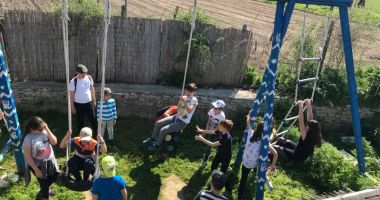 S-a legalizat finanțarea "Școlii Altfel" de către părinți. "Învățământul a ajuns o corvoadă, nu gratuit" - 2