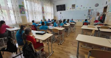 Şcoala Generală "Mihail Koiciu" se degradează văzând cu ochii. "Din cauza aspectului clădirii, pierdem copii" - 4