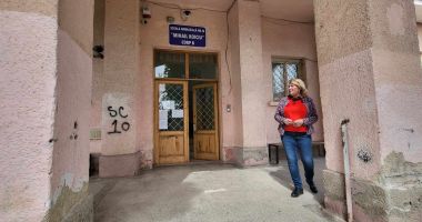 Şcoala Generală "Mihail Koiciu" se degradează văzând cu ochii. "Din cauza aspectului clădirii, pierdem copii" - 2