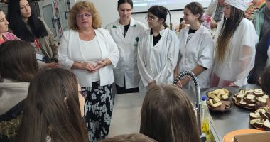 Părinți care-și condamnă propriii copii! "Elevii își doresc profesionala, dar familia se rușinează de vecini!" - 4