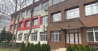 Angajații Primăriei Constanța și-ar putea muta birourile în fosta Școală Spectrum - 2