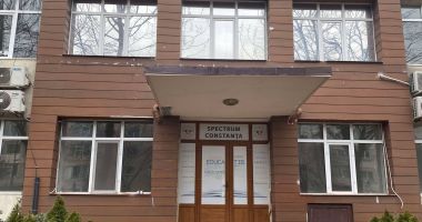 Angajații Primăriei Constanța și-ar putea muta birourile în fosta Școală Spectrum - 3