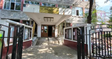 Constanța își modernizează școlile, dar un colegiu ascunde probleme grave. „Clădirea se poate prăbuși!” - 8