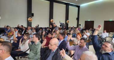 Stire din Politică-Administrație : Consilierii județeni, reuniți în ședință. Iată ce rectificări bugetare au votat