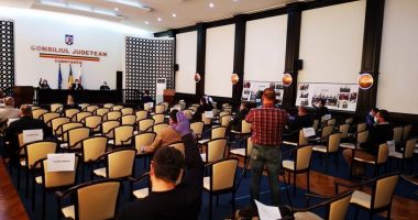 Stire din Politică-Administrație : Un nou episod din saga votului online al consilierilor constănțeni. Urmează proiecte legate de cultură, educaţie şi sport