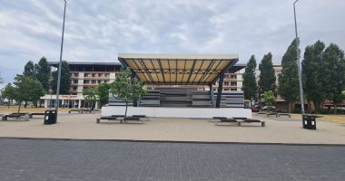 Consilierii locali au decis! Festivalul de Muzică Uşoară de la Mamaia se va relua, dar în Piaţeta Perla - 2
