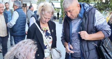 Stire din Politică-Administrație : Unde se strâng semnături pentru alegerile prezidenţiale? Mobilizare slabă a partidelor, la Constanţa