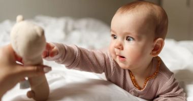 Stire din Sănătate : Bebeluşul îşi dezvoltă simţurile chiar dinainte de a se naşte