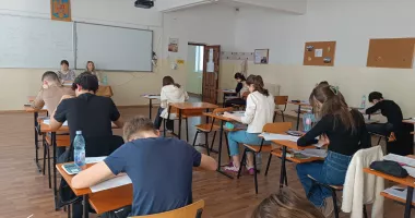 Stire din Cultură-Educație : Simulările examenelor naționale, în pericol. Profesorii sunt chemați să boicoteze testările