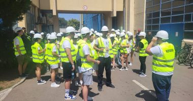 Elevi din toată ţara au vizitat Şantierul Naval Constanţa. Momente de neuitat la bordul navei Histria Giada - 3