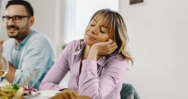 Stire din Sănătate : Scăpați de starea de somnolență de după masă! Iată ce trebuie să faceți!