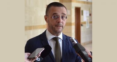 Stire din Cultură-Educație : Sorin Mihai consideră mai eficiente simulările județene decât meditațiile particulare