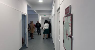 Stire din Social : Zece cabinete și un hol de la Ambulatoriul Spitalului CF Constanța, complet modernizate