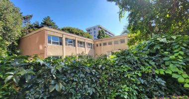 Nepăsare totală la CJC! Fosta clinică de la Abator, casă de vacanţă pentru boschetarii din zonă - 3