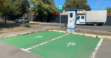 Milioane de lei investiți în stații de încărcare electrice, încă nefuncționale. „Singurele care merg sunt cele private” - 3