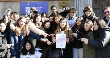 Micii "dumnezei" din bănci, contestați. "Nu cred că niște minori ar putea să conducă învățământul românesc" - 3