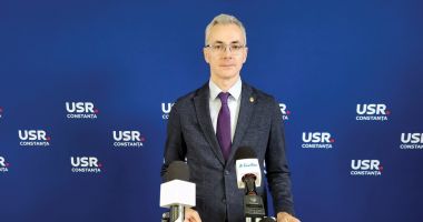 Stire din Politică-Administrație : Deputatul Stelian Ion şi USR Constanţa ies pe stradă şi strâng semnături pentru Elena Lasconi