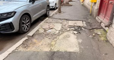 Străzi peticite și pline de pietriș în centrul Constanței. Locuitorii reclamă lucrări neterminate - 2