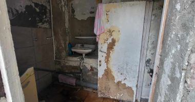 Surdo-muţii, "îngropaţi" în igrasie. "Oamenii nu vor să mai vină la sediu. Le este teamă să nu se îmbolnăvească" - 4