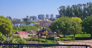 Stire din Social : Cel mai mare loc de joacă din Constanța, închis fără termen. „Țara Piticilor” s-a transformat într-o junglă