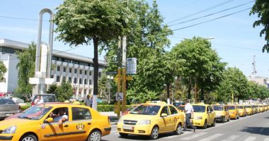Renunțați la practicile vechi! De ce nu vor taximetriștii să accepte plata cu cardul bancar? - 2