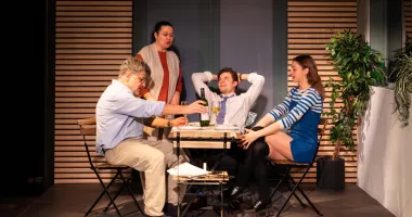 Stire din Cultură-Educație : Sfârșit de an pe scenă. Emoție și comedie, la Teatrul de Stat Constanța