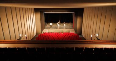 Stire din Cultură-Educație : Clasica treabă românească! Spectacole cu improvizații tehnice în sala mare a Teatrului de Stat Constanța