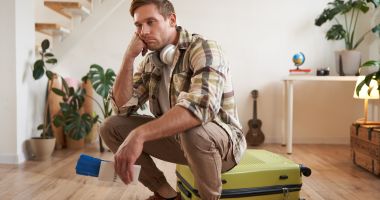Stire din Eveniment : Au fugit de război, dar au dat peste escroci! Ucraineni înșelați cu închirieri pe litoral