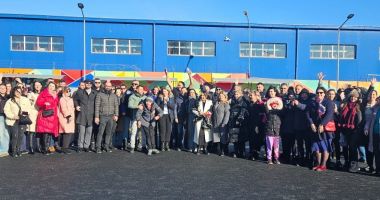 Noul teren de sport multifuncțional al Centrului "Maria Montessori", inaugurat în prezența trupelor Cargo și Bosquito - 2