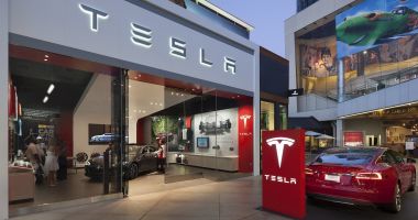 Stire din Actualitate : Tesla este cu mult în faţa constructorilor germani în cursa globală a automobilelor electrice