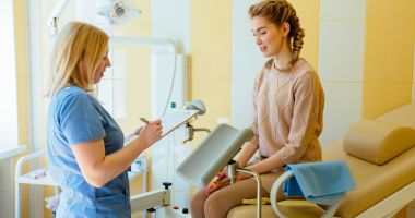 Stire din Social : Constănţencele, dezinteresate de campania pentru prevenţia cancerului de col uterin!