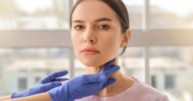 Stire din Sănătate : Vi se pare că glanda tiroidă nu-și face treaba? Mergeți la medic!