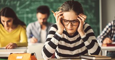 Panică printre candidaţii de la titularizare! "Șase ore de stat în sală, la 50 de grade. Nu sunt în toate mințile!" - 2