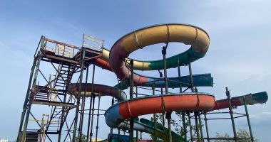 Toboganele uitării, „fantomele” stațiunii Mamaia, care se degradează pe zi ce trece - 4