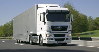 Stire din Actualitate : Comisia Europeană oferă stimulente pentru folosirea camioanelor cu emisii scăzute