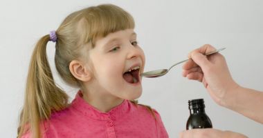 Stire din Sănătate : Tratamentul cu antibiotice la copii nu se aplică în orice tip de afecţiune