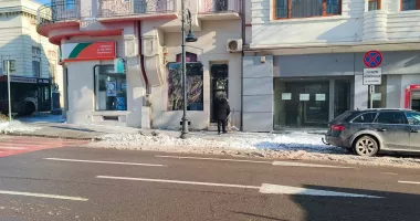 Trotuarele, transformate în capcane. Poliția Locală somează, nu amendează! - 3