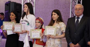 Dansuri, diplome și flori, la spectacolul ce a marcat Ziua Limbii Turce - 3