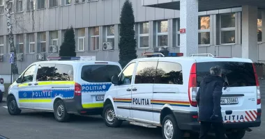 Stire din Eveniment : Un polițist a fost mușcat chiar în fața UPU Constanța! Agresorul a ajuns după gratii