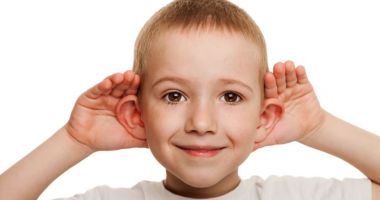 Stire din Sănătate : Urechile clăpăuge şi decolate pot fi corectate prin intermediul operaţiei