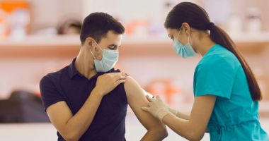 Stire din Social : Semnal de alarmă, pe fondul exploziei de afecțiuni respiratorii: "E nevoie de noi clase de antibiotice!"