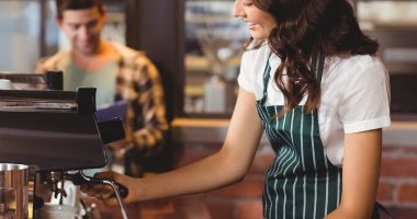 Veşti bune pentru iubitorii de cafea! Se preconizează o importantă scădere de preţ
