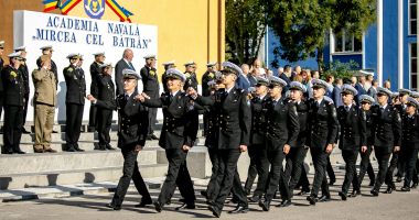Stire din Cultură-Educație : REDIVIVUS viața universitară a Constanței! Studenții revin în amfiteatre