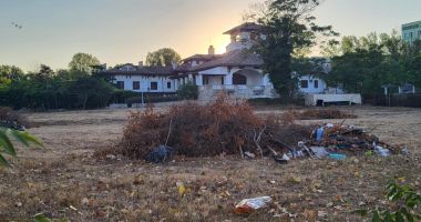 Stire din Social : Bijuteria Coroanei, uitată printre buruieni! Noi promisiuni de salvare a Vilei Reginei Maria din Mamaia