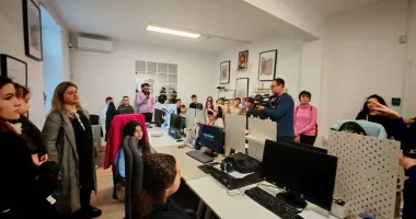 Din bancă, direct în platoul de știri! Elevi din Cumpăna au descoperit tainele jurnalismului - 2