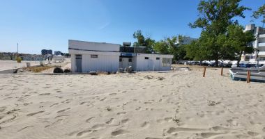 Coșmarul turiștilor pe litoralul românesc. Algele și lipsa toaletelor, eternele probleme ale verii - 2