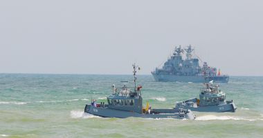 Faleza Cazinoului din Constanța a fost plină de spectatori, de Ziua Marinei Române - 4