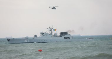 Faleza Cazinoului din Constanța a fost plină de spectatori, de Ziua Marinei Române - 6