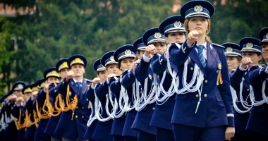 Stire din Eveniment : Discriminarea din Poliție, eliminată. "Nu există infractori de fete sau de băieți"