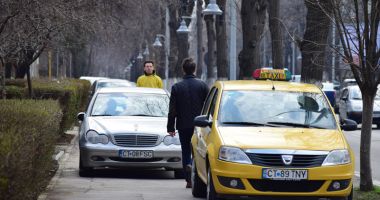 Trotuarele Constanței, transformate în locuri de parcare. Nesimțire sau lipsă de soluții? - 3